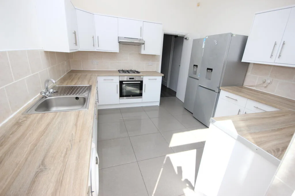 7 bedroom terraced house for rent
