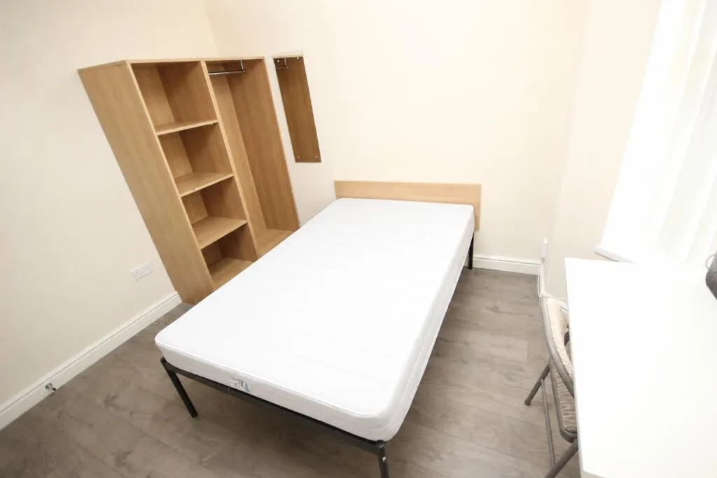 5 bedroom terraced house for rent
