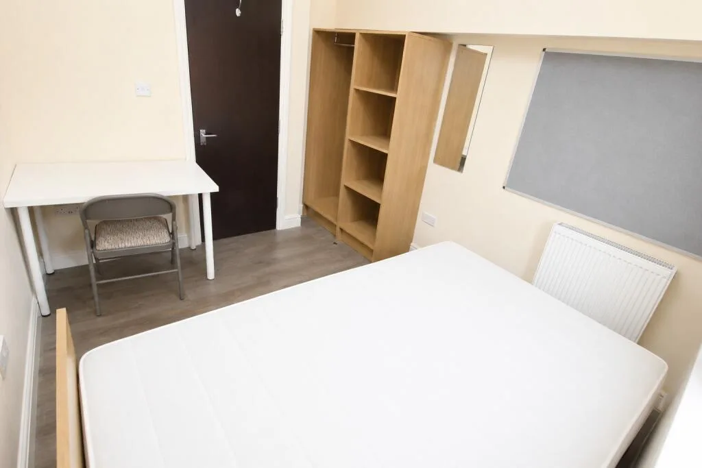 5 bedroom terraced house for rent