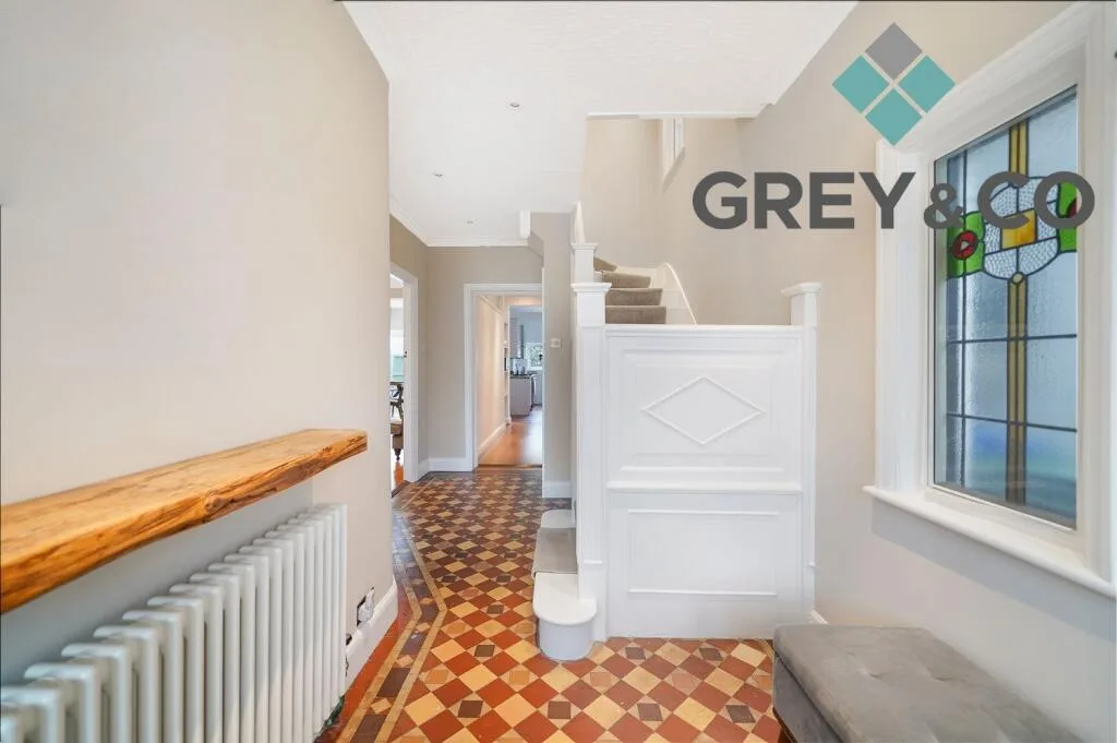 3 bedroom semi-detached house for rent