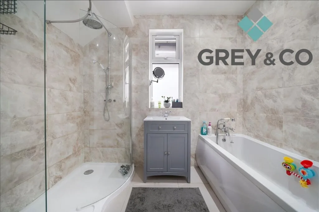3 bedroom semi-detached house for rent