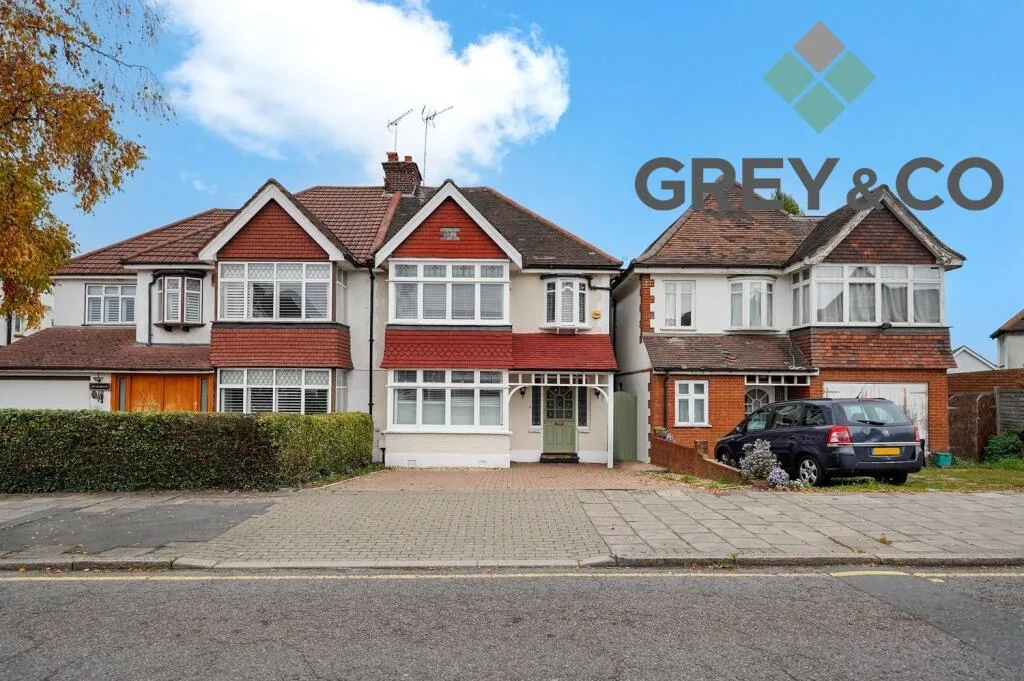 3 bedroom semi-detached house for rent