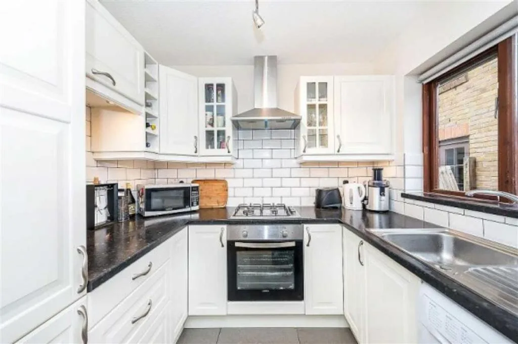 2 bedroom house for rent