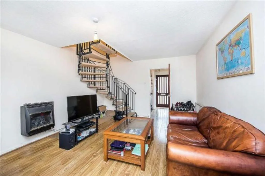 2 bedroom house for rent