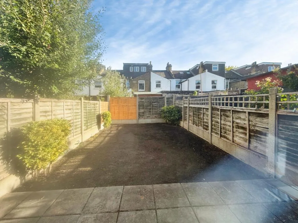 4 bedroom terraced house for rent