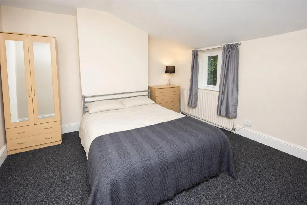 5 bedroom house for rent
