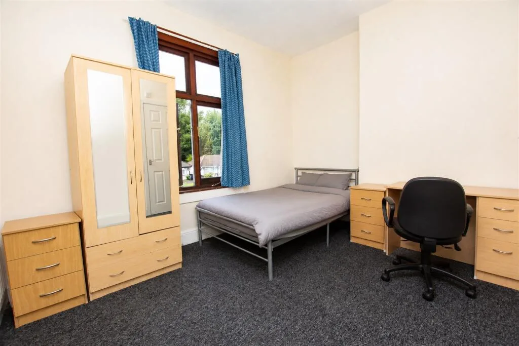 5 bedroom house for rent