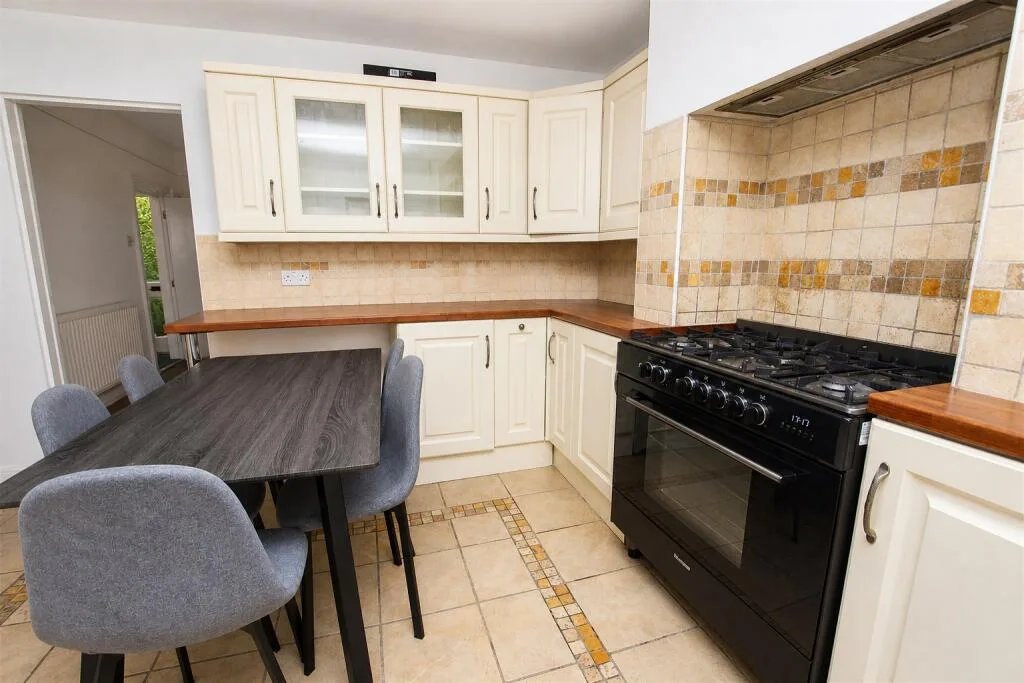 5 bedroom house for rent