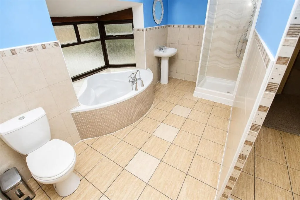 5 bedroom house for rent