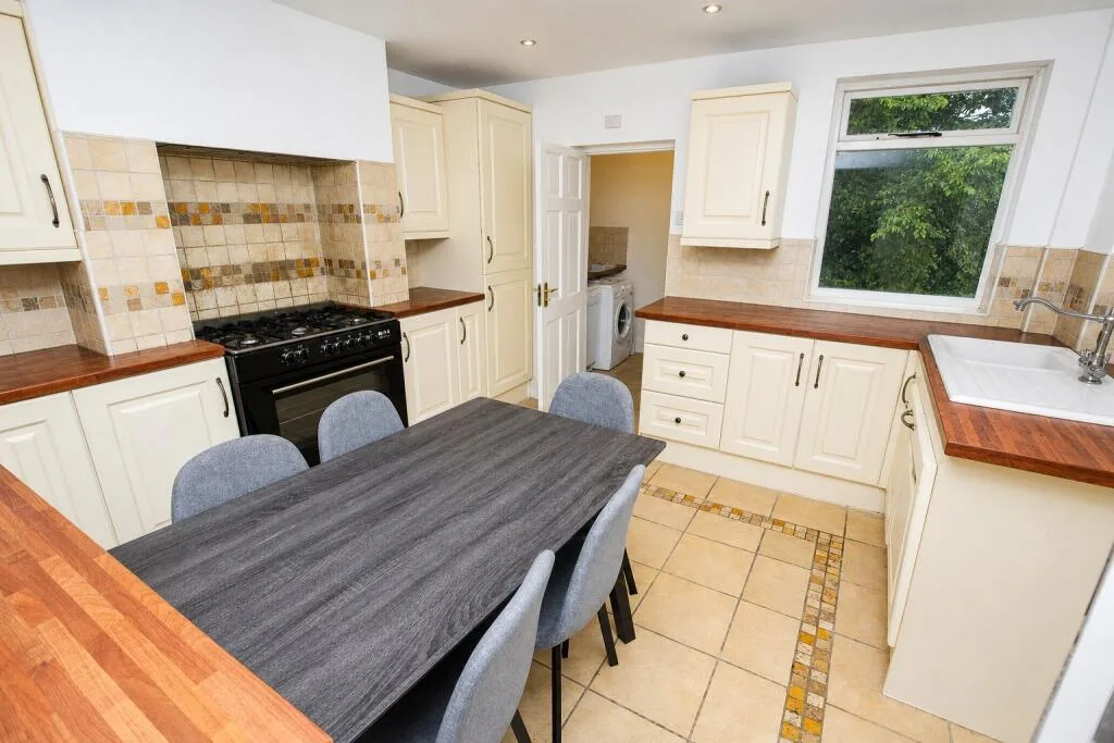 5 bedroom house for rent