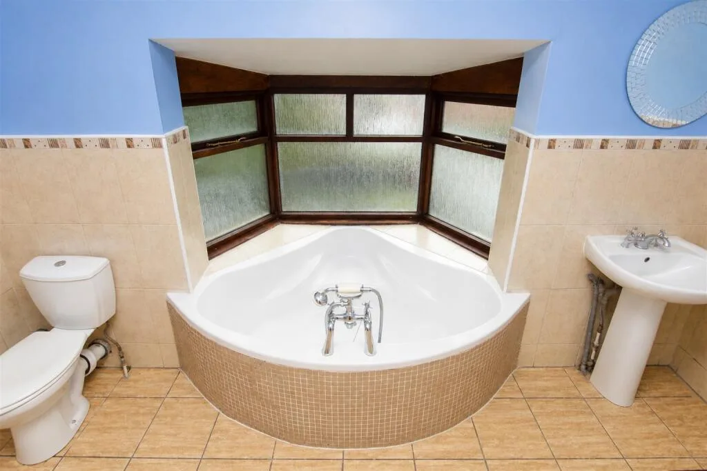 5 bedroom house for rent