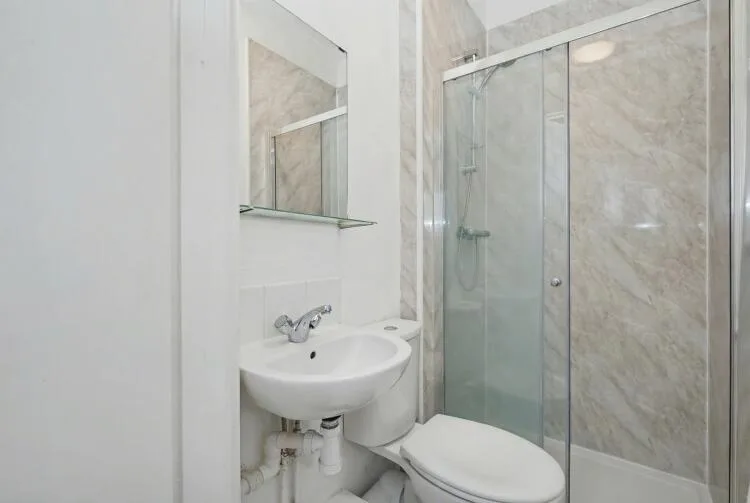 5 bedroom house for rent