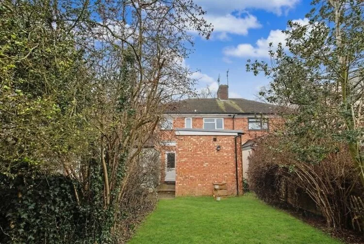 5 bedroom house for rent