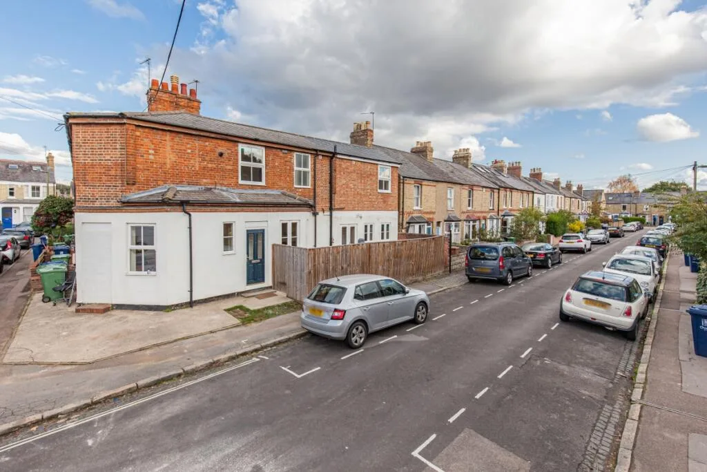5 bedroom end of terrace house for rent