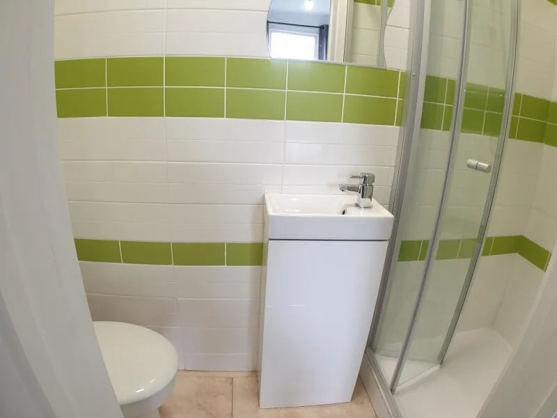 5 bedroom semi-detached house for rent
