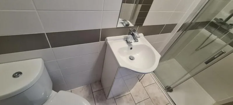 5 bedroom terraced house for rent