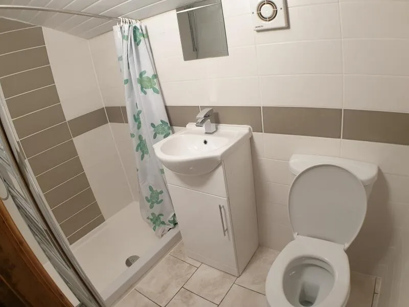 5 bedroom terraced house for rent