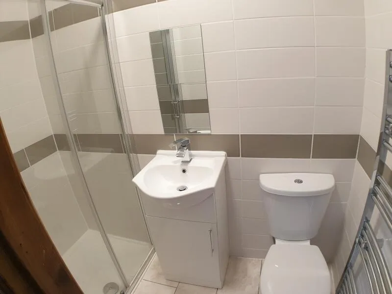 5 bedroom terraced house for rent