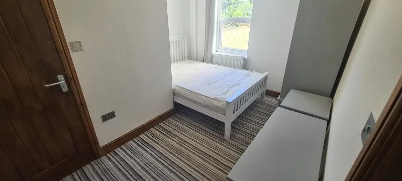 5 bedroom terraced house for rent