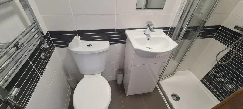 5 bedroom terraced house for rent