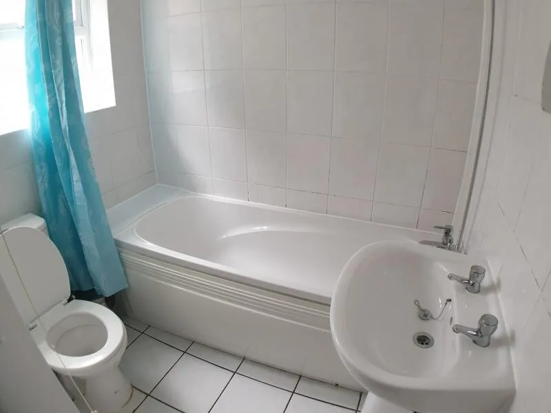 5 bedroom terraced house for rent