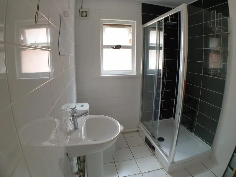 5 bedroom terraced house for rent