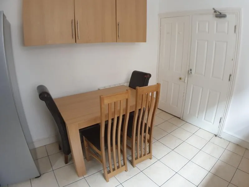 5 bedroom terraced house for rent