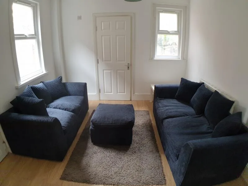 5 bedroom terraced house for rent