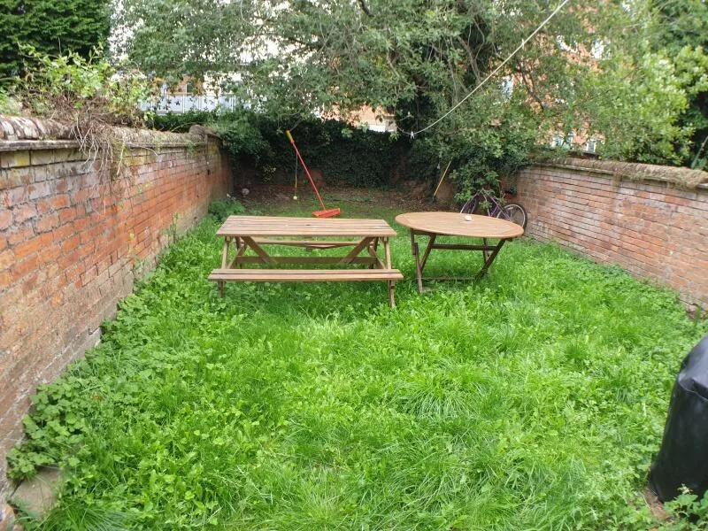 5 bedroom terraced house for rent