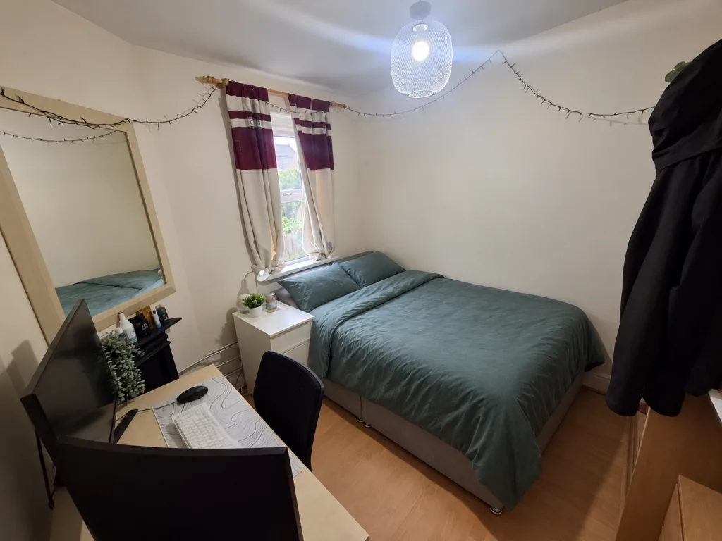 5 bedroom terraced house for rent