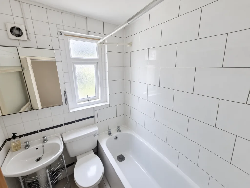 5 bedroom terraced house for rent