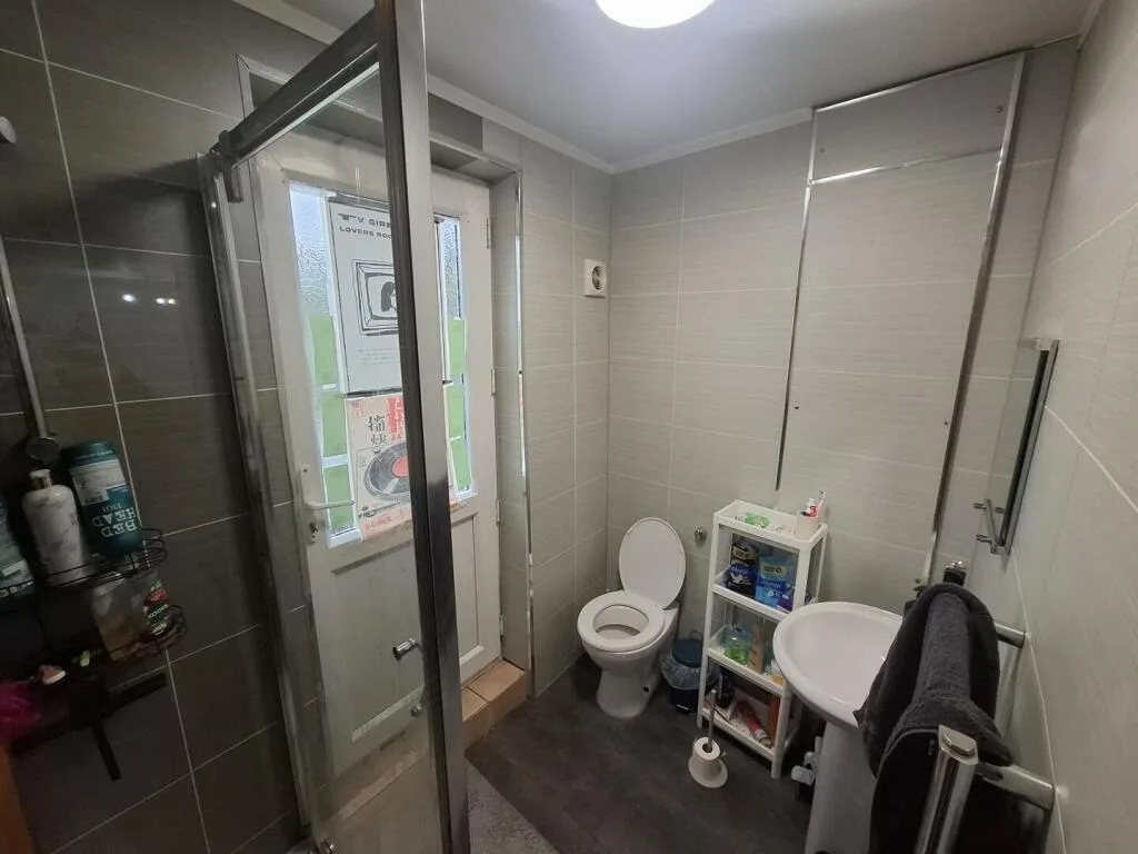 5 bedroom terraced house for rent