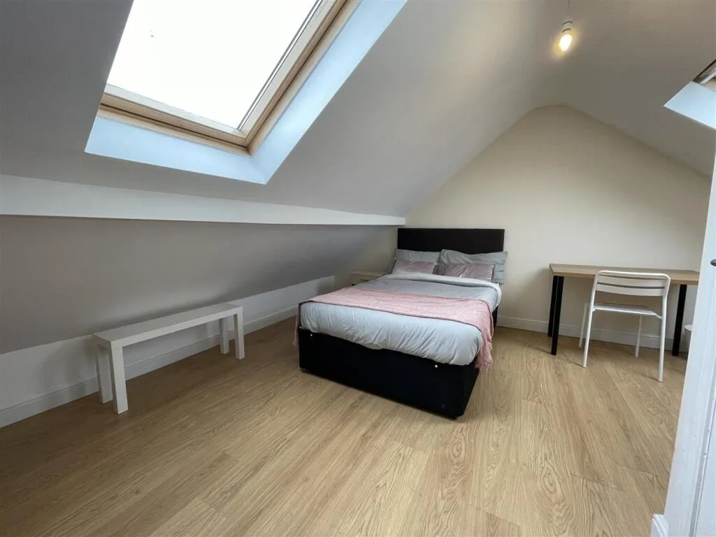 5 bedroom apartment for rent