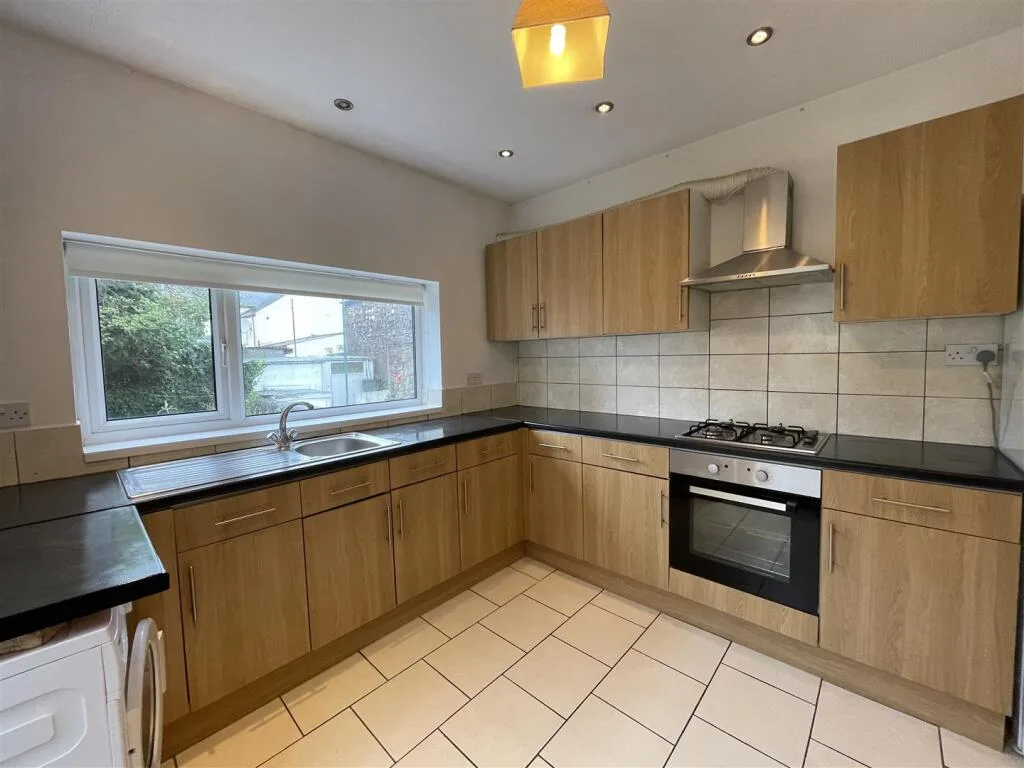 5 bedroom apartment for rent