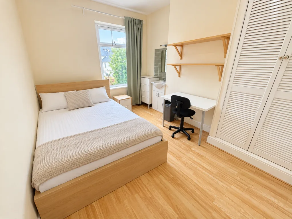 5 bedroom terraced house for rent