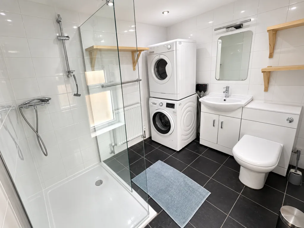 5 bedroom terraced house for rent