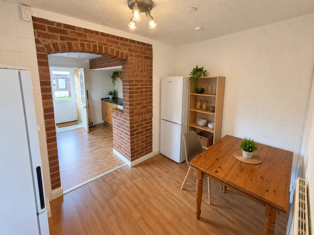 5 bedroom terraced house for rent