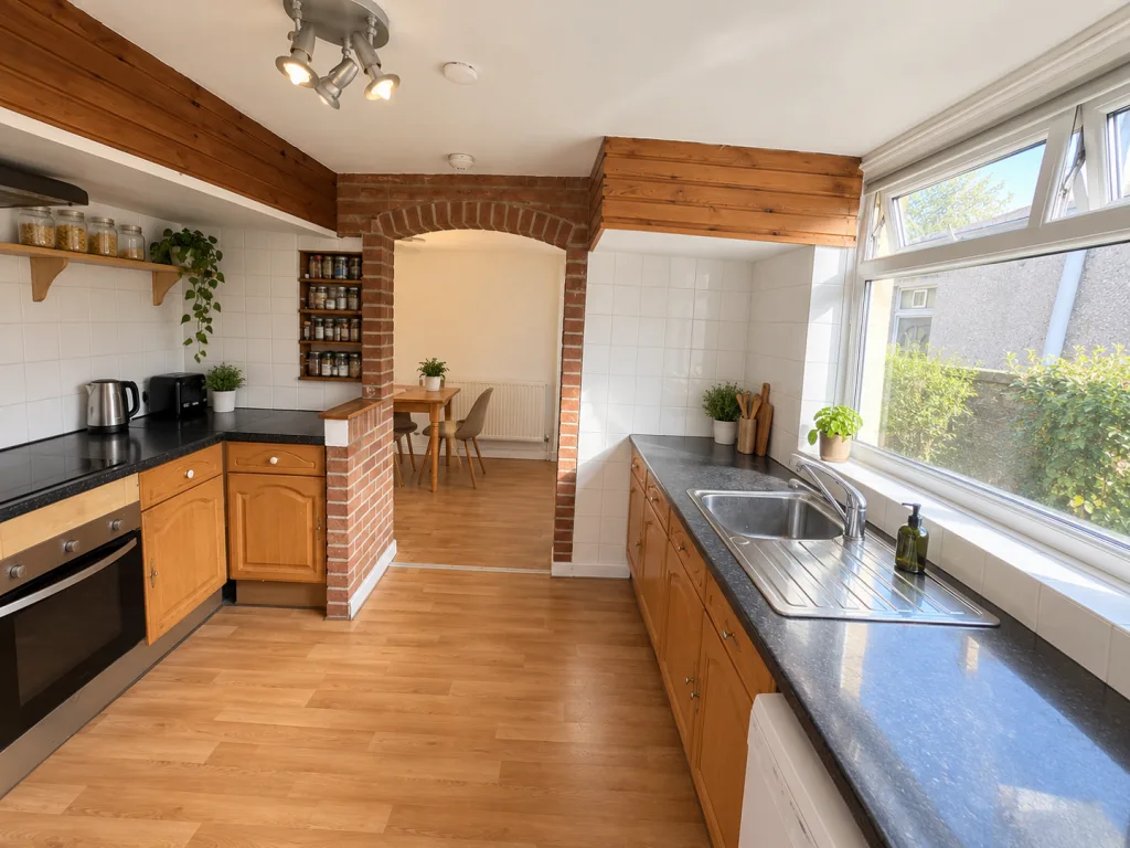 5 bedroom terraced house for rent