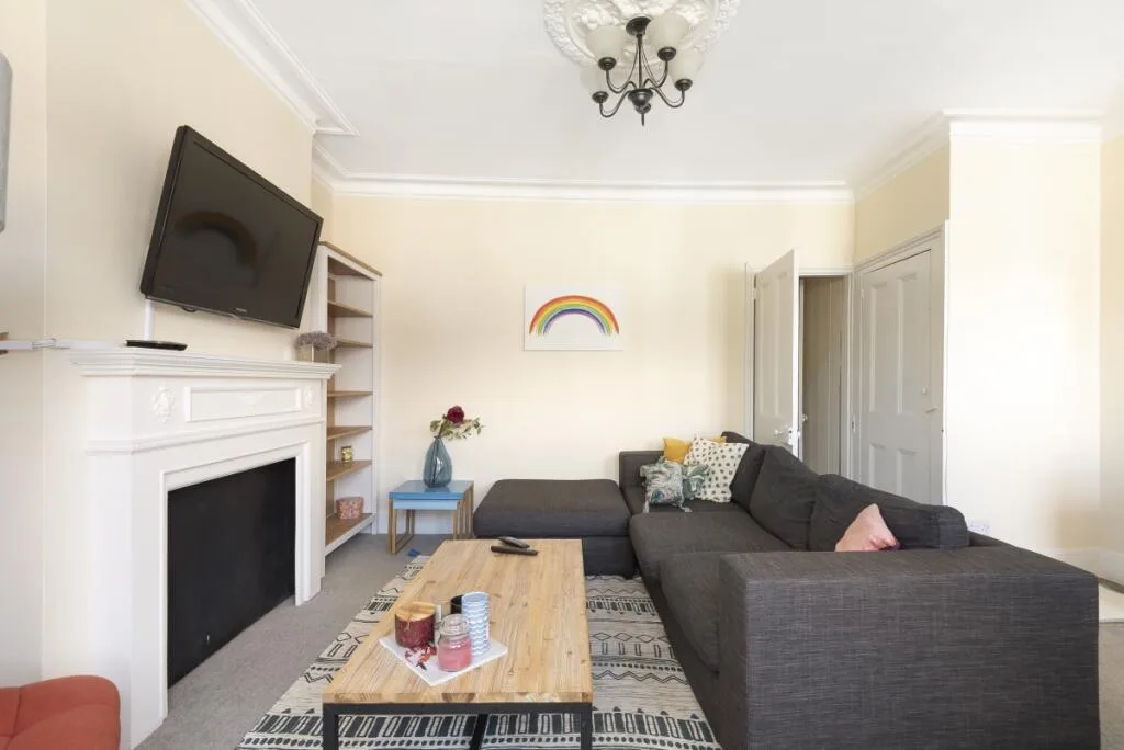 2 bedroom flat for rent