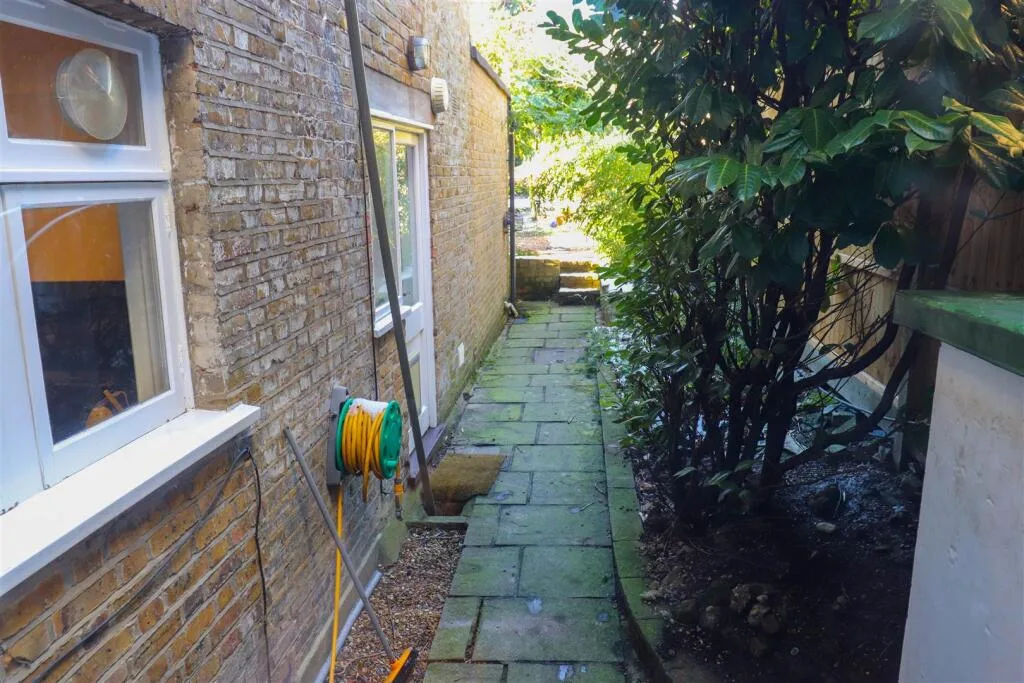1 bedroom terraced house for rent