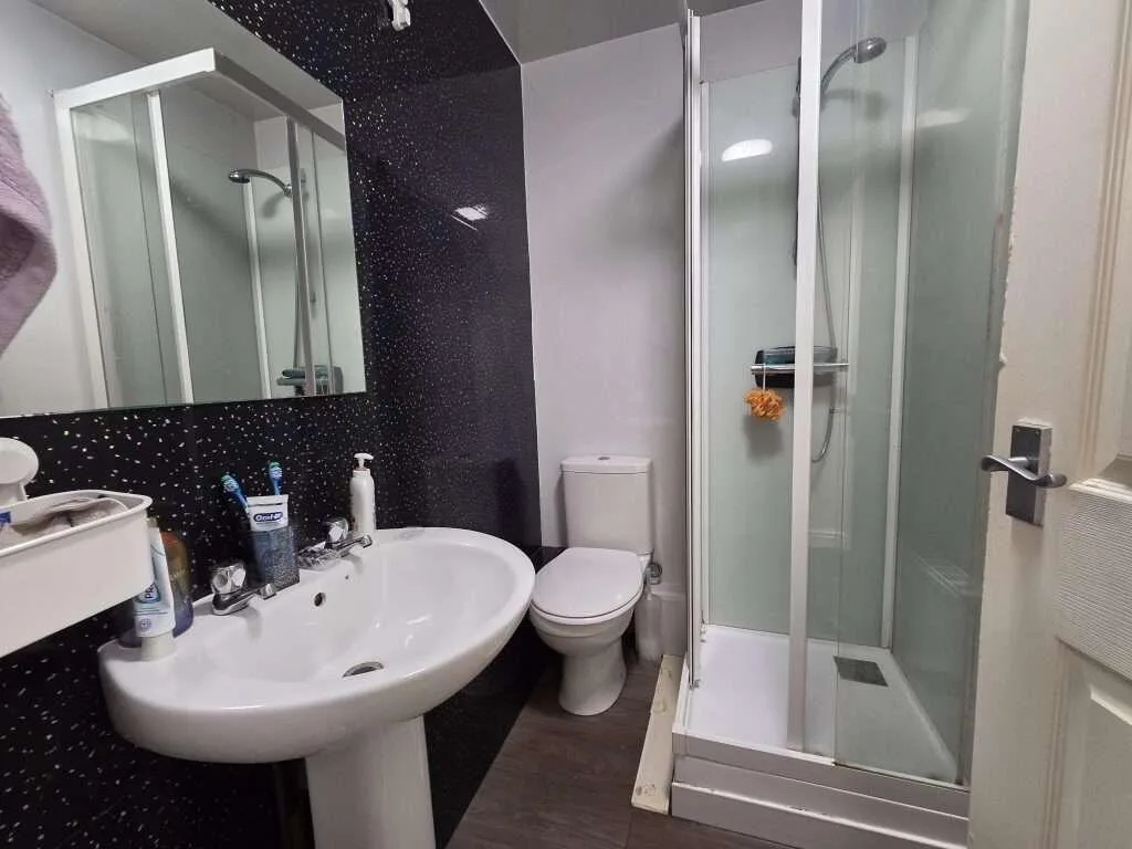 5 bedroom house for rent