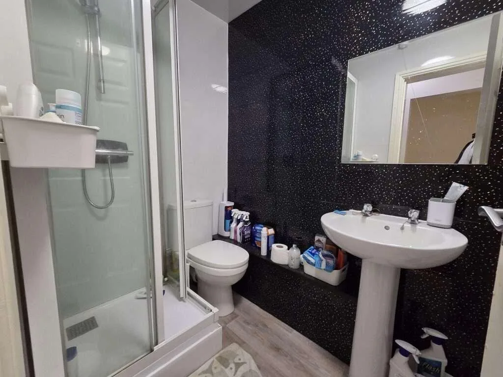 5 bedroom house for rent