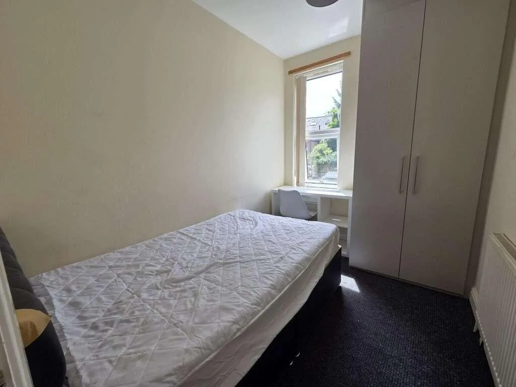 5 bedroom house for rent