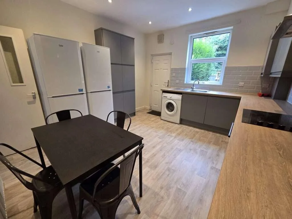 5 bedroom house for rent