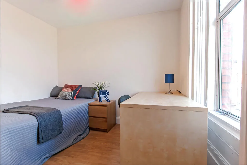 6 bedroom flat for rent