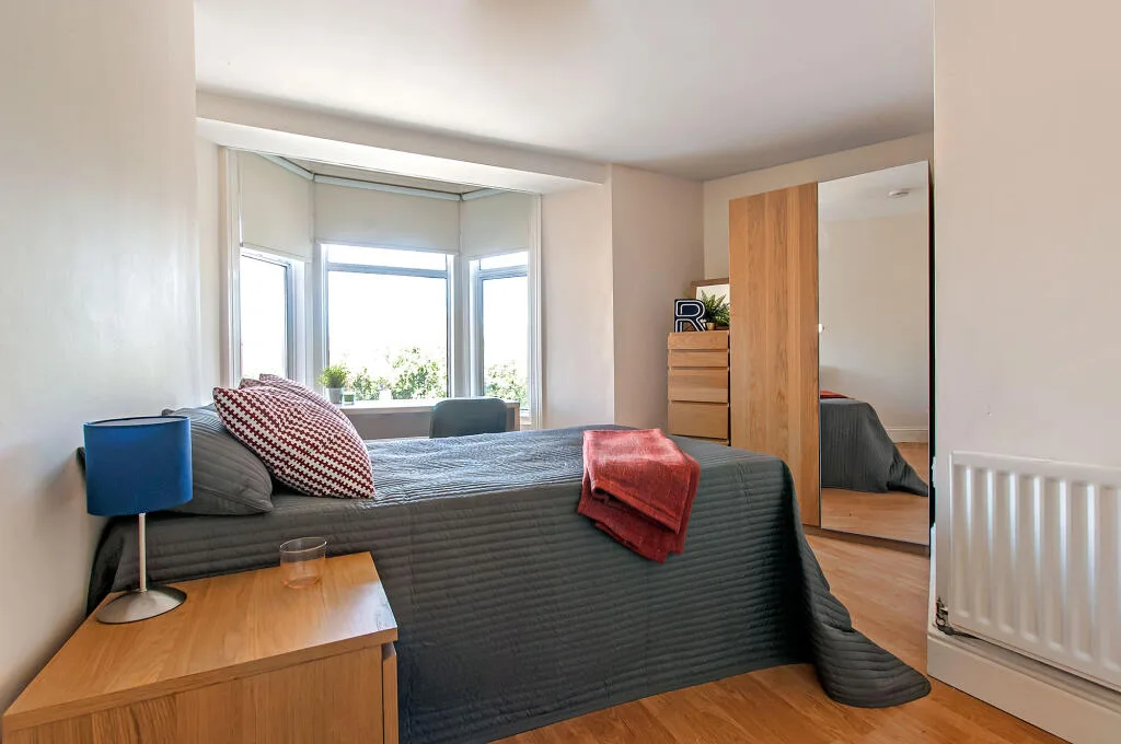6 bedroom flat for rent