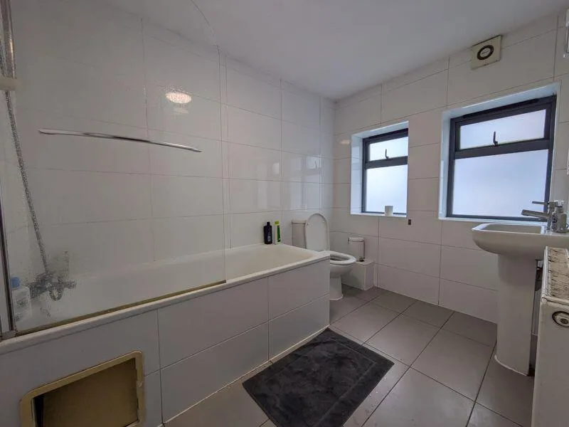 6 bedroom flat for rent