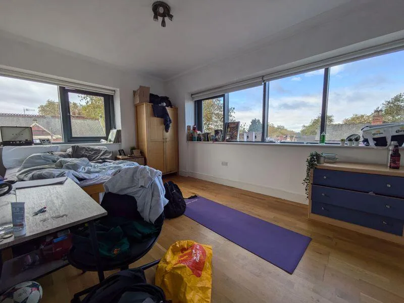 6 bedroom flat for rent