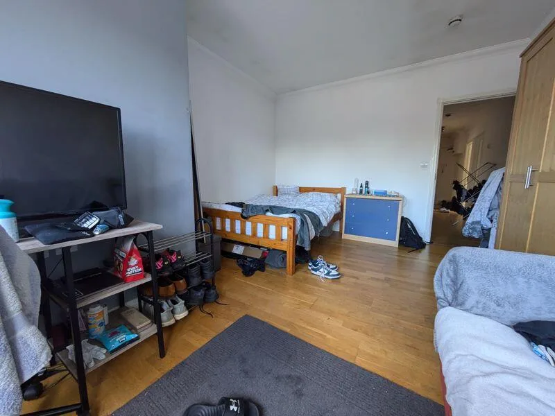 6 bedroom flat for rent