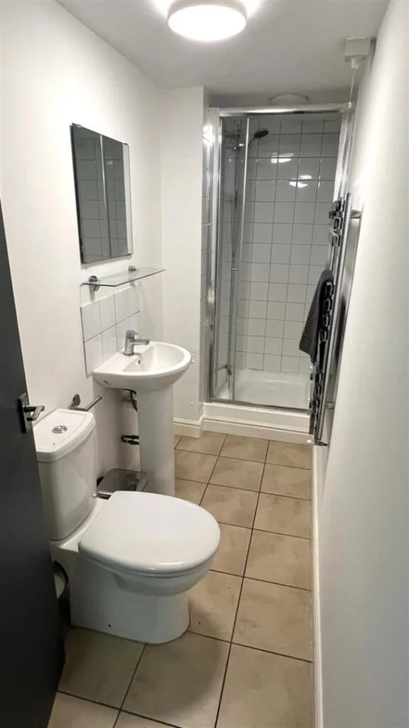 9 bedroom terraced house for rent